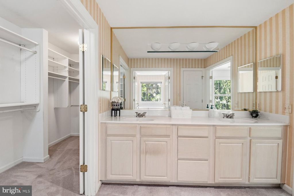 Image 26 of property listing at 6440 CLOISTER GATE DR, Baltimore, MD 21212