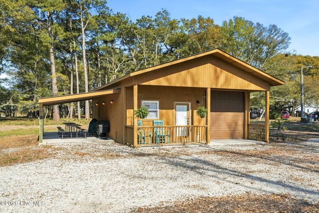 3820 Windy Point Road SW, Supply, NC 28462