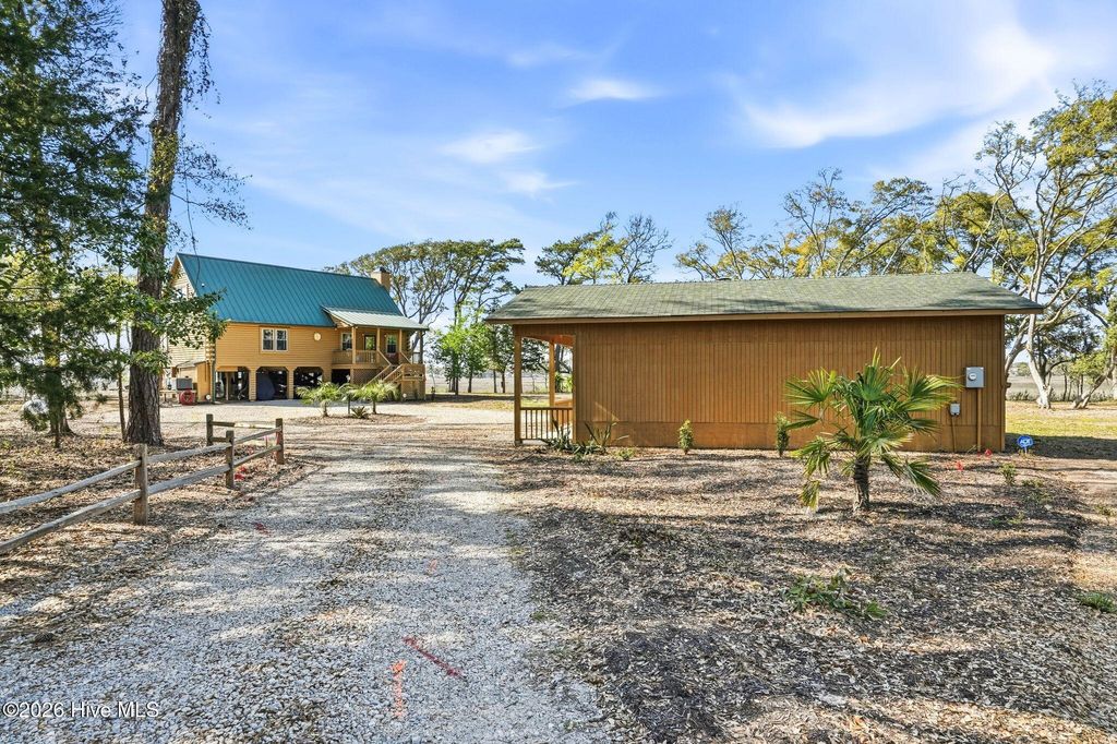 3820 Windy Point Road SW, Supply, NC 28462