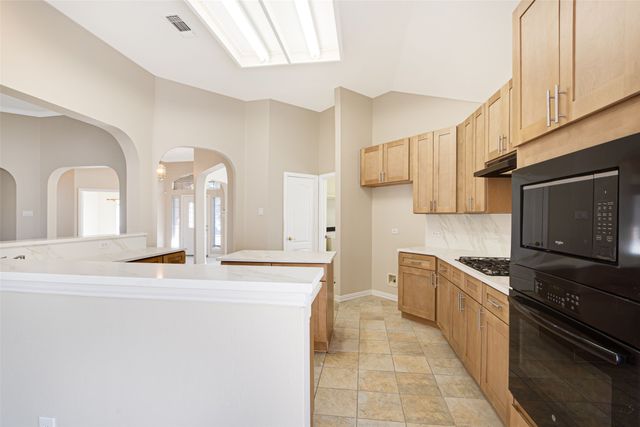 517 Quick Silver Drive, Desoto, TX 75115