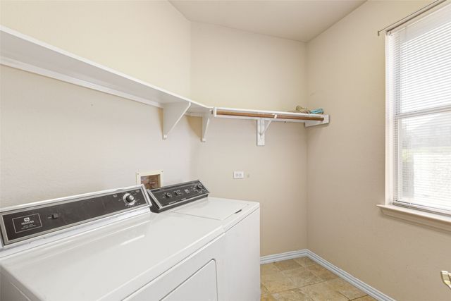 517 Quick Silver Drive, Desoto, TX 75115
