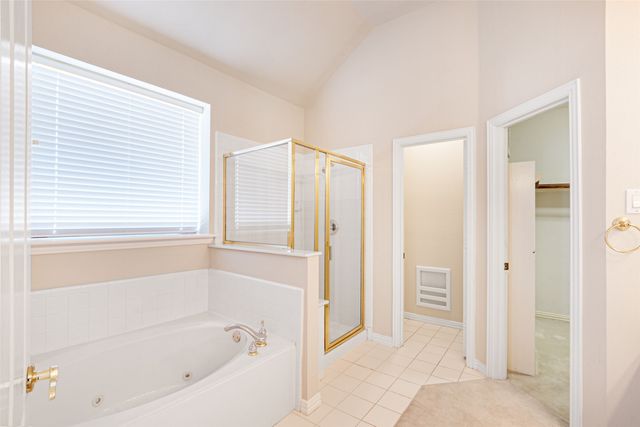 517 Quick Silver Drive, Desoto, TX 75115
