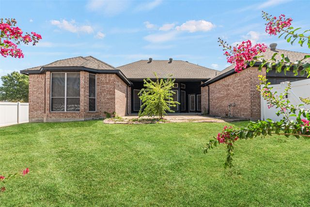 517 Quick Silver Drive, Desoto, TX 75115