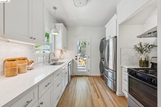 5208 Miles Ave, Oakland, CA 94618