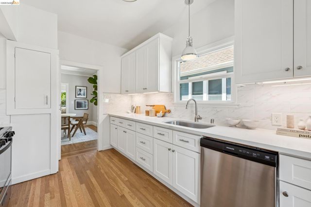 5208 Miles Ave, Oakland, CA 94618