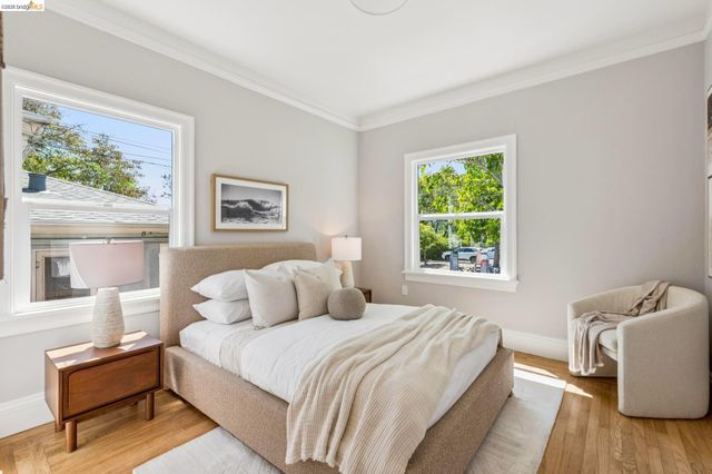 5208 Miles Ave, Oakland, CA 94618