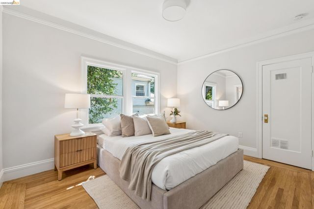 5208 Miles Ave, Oakland, CA 94618
