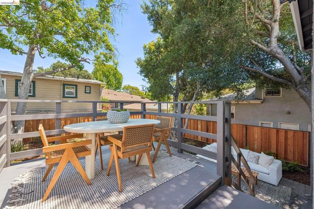 5208 Miles Ave, Oakland, CA 94618
