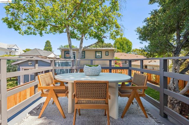 5208 Miles Ave, Oakland, CA 94618