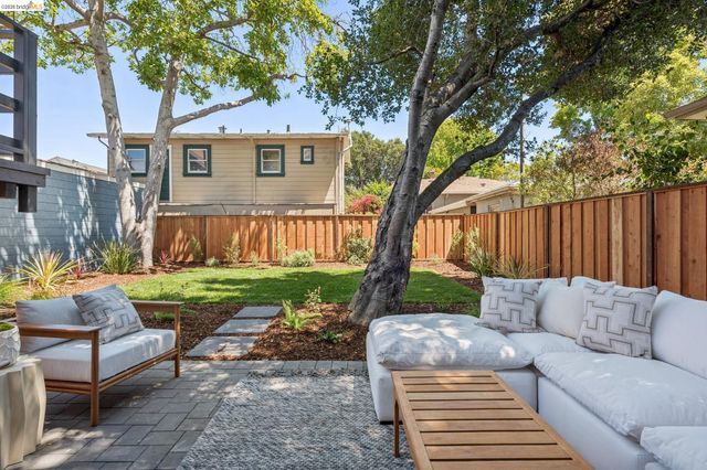 5208 Miles Ave, Oakland, CA 94618
