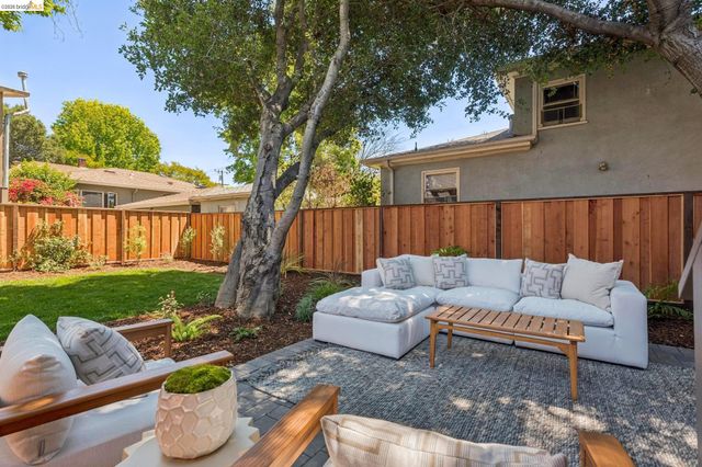 5208 Miles Ave, Oakland, CA 94618