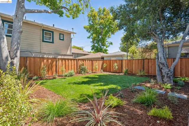 5208 Miles Ave, Oakland, CA 94618