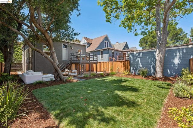 5208 Miles Ave, Oakland, CA 94618