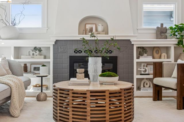 5208 Miles Ave, Oakland, CA 94618
