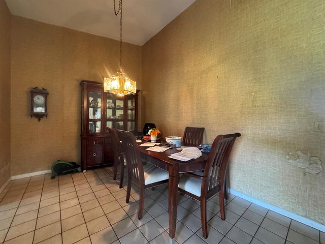 744 Lago Road 1f, Delray Beach, FL 33445