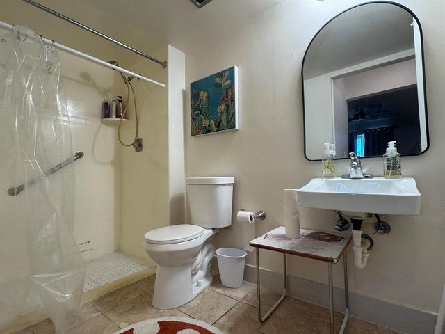 744 Lago Road 1f, Delray Beach, FL 33445