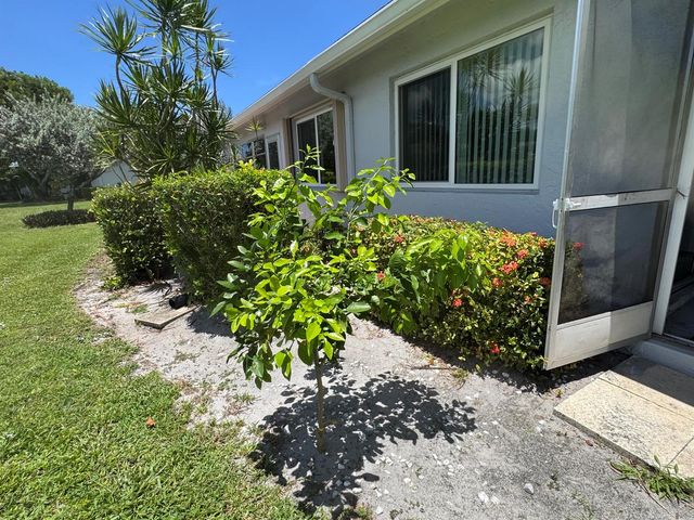 744 Lago Road 1f, Delray Beach, FL 33445