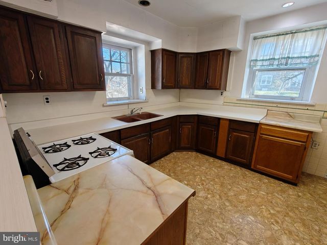 5601 WOODBINE AVE, Philadelphia, PA 19131