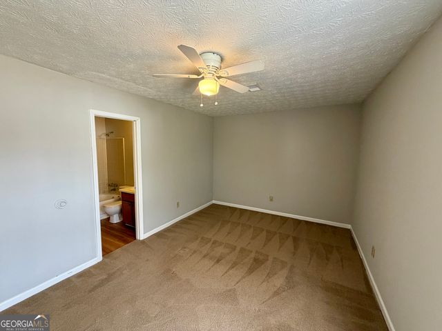 8515 Pineland Drive, Jonesboro, GA 30238