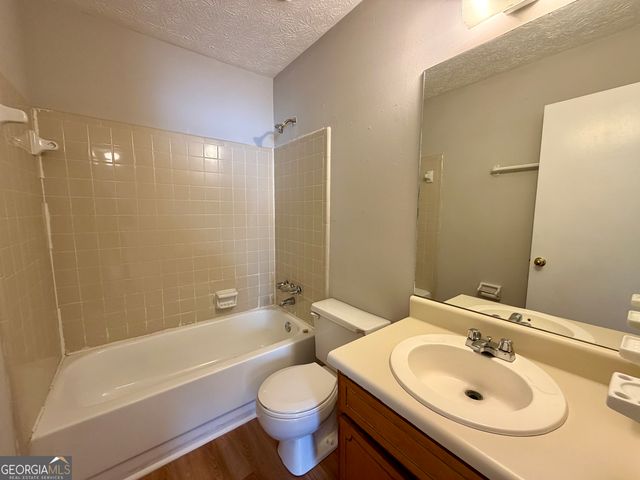 8515 Pineland Drive, Jonesboro, GA 30238