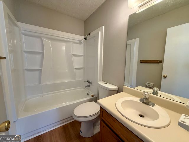 8515 Pineland Drive, Jonesboro, GA 30238