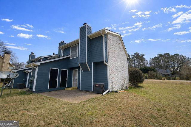 8515 Pineland Drive, Jonesboro, GA 30238