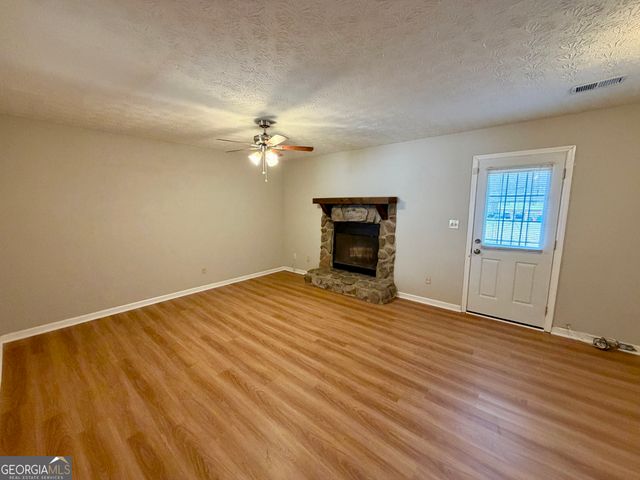 8515 Pineland Drive, Jonesboro, GA 30238