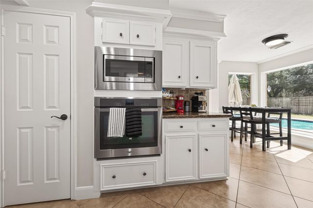 15843 Foxgate Road, Houston, TX 77079