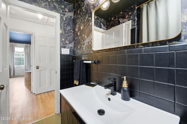 226 N Birchwood Ave, Louisville, KY 40206