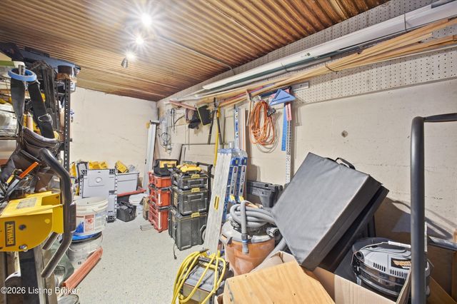 226 N Birchwood Ave, Louisville, KY 40206
