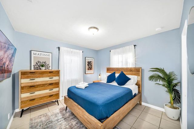 3331 Lake Avenue, West Palm Beach, FL 33405