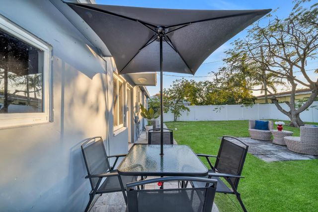 3331 Lake Avenue, West Palm Beach, FL 33405