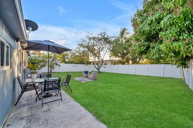 3331 Lake Avenue, West Palm Beach, FL 33405