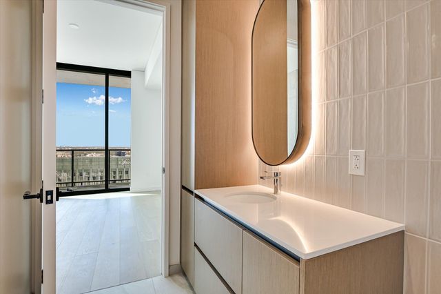 610 Davis ST 4304, Austin, TX 78701