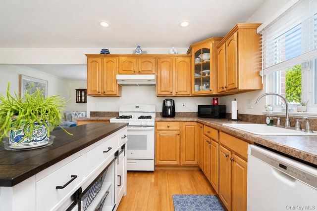 74 Cypress Avenue, Staten Island, NY 10301
