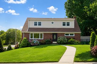 74 Cypress Avenue, Staten Island, NY 10301