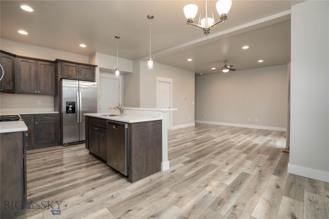 1403 Happy Lane A, Belgrade, MT 59714