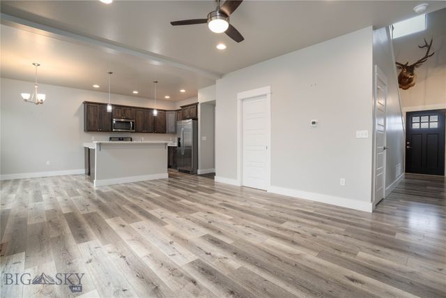 1403 Happy Lane A, Belgrade, MT 59714