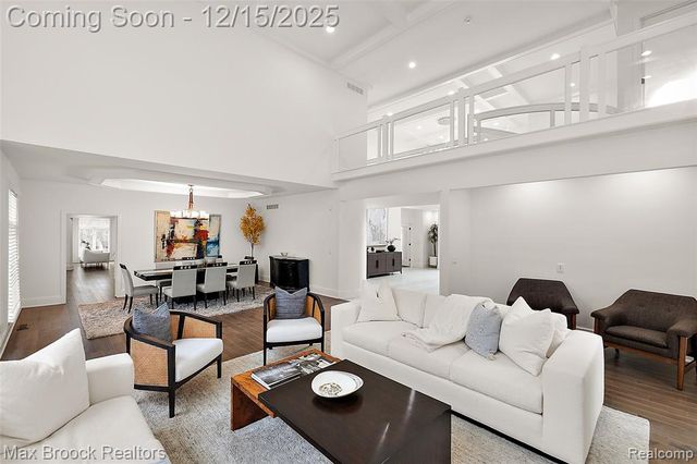 7515 Hiddenbrook Lane, Bloomfield Hills, MI 48301