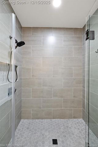 7515 Hiddenbrook Lane, Bloomfield Hills, MI 48301