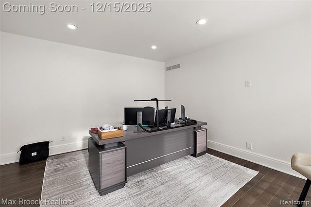 7515 Hiddenbrook Lane, Bloomfield Hills, MI 48301