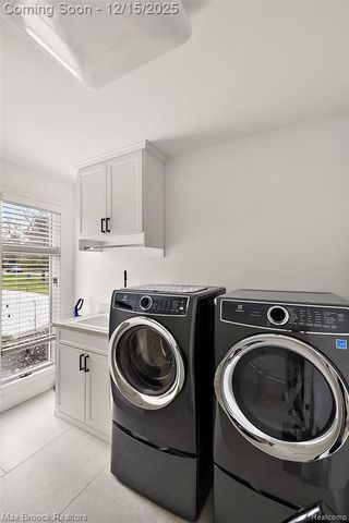 7515 Hiddenbrook Lane, Bloomfield Hills, MI 48301