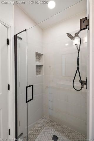 7515 Hiddenbrook Lane, Bloomfield Hills, MI 48301