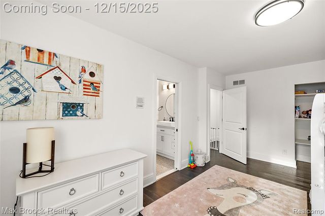 7515 Hiddenbrook Lane, Bloomfield Hills, MI 48301