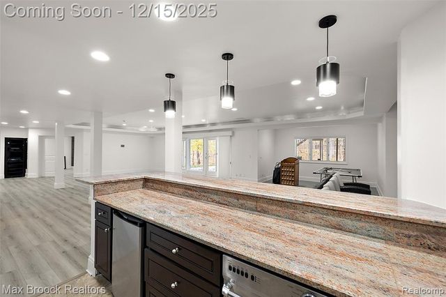 7515 Hiddenbrook Lane, Bloomfield Hills, MI 48301