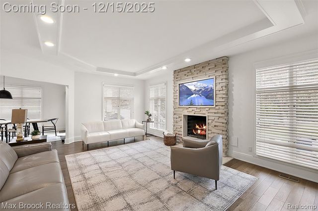 7515 Hiddenbrook Lane, Bloomfield Hills, MI 48301