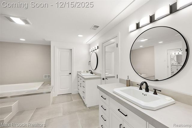 7515 Hiddenbrook Lane, Bloomfield Hills, MI 48301