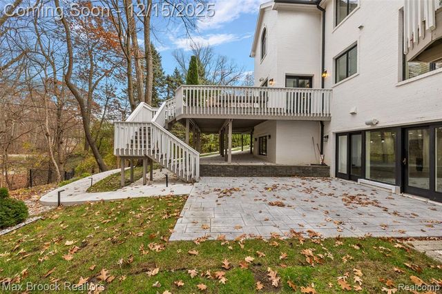 7515 Hiddenbrook Lane, Bloomfield Hills, MI 48301