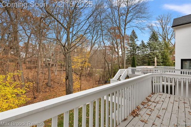 7515 Hiddenbrook Lane, Bloomfield Hills, MI 48301