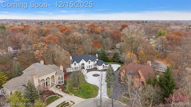 7515 Hiddenbrook Lane, Bloomfield Hills, MI 48301